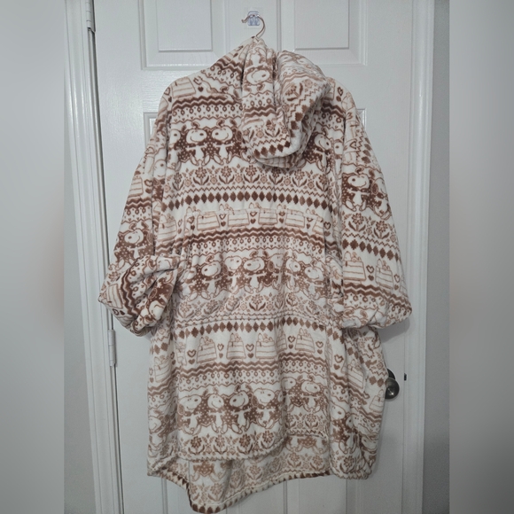 Peanuts Snoopy Brown and Cream Hoodie Blanket Oversized, PTP 36" - Picture 2 of 5